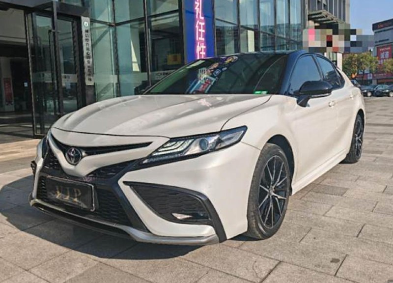 Toyota Camry 2021