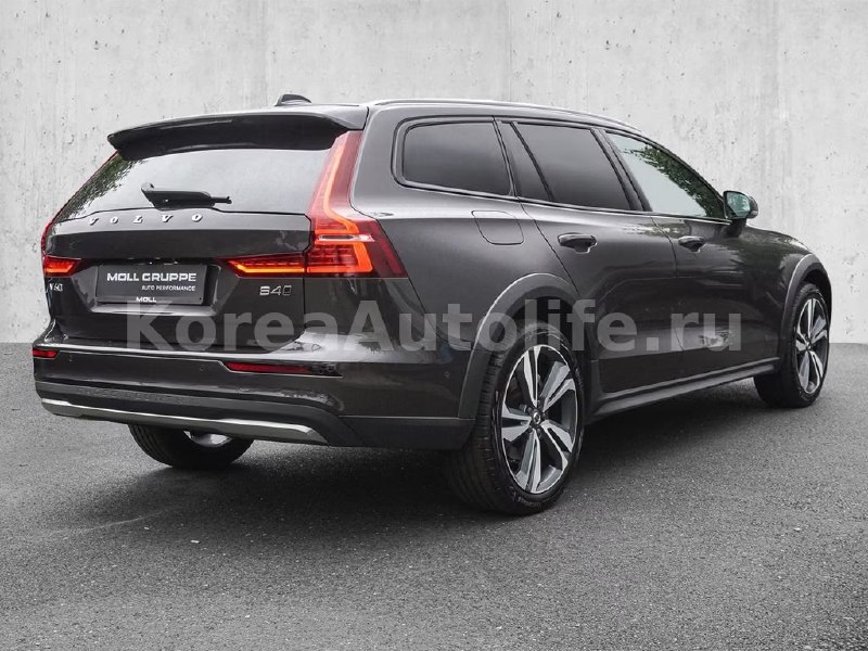 Volvo V60 Cross Country 2024